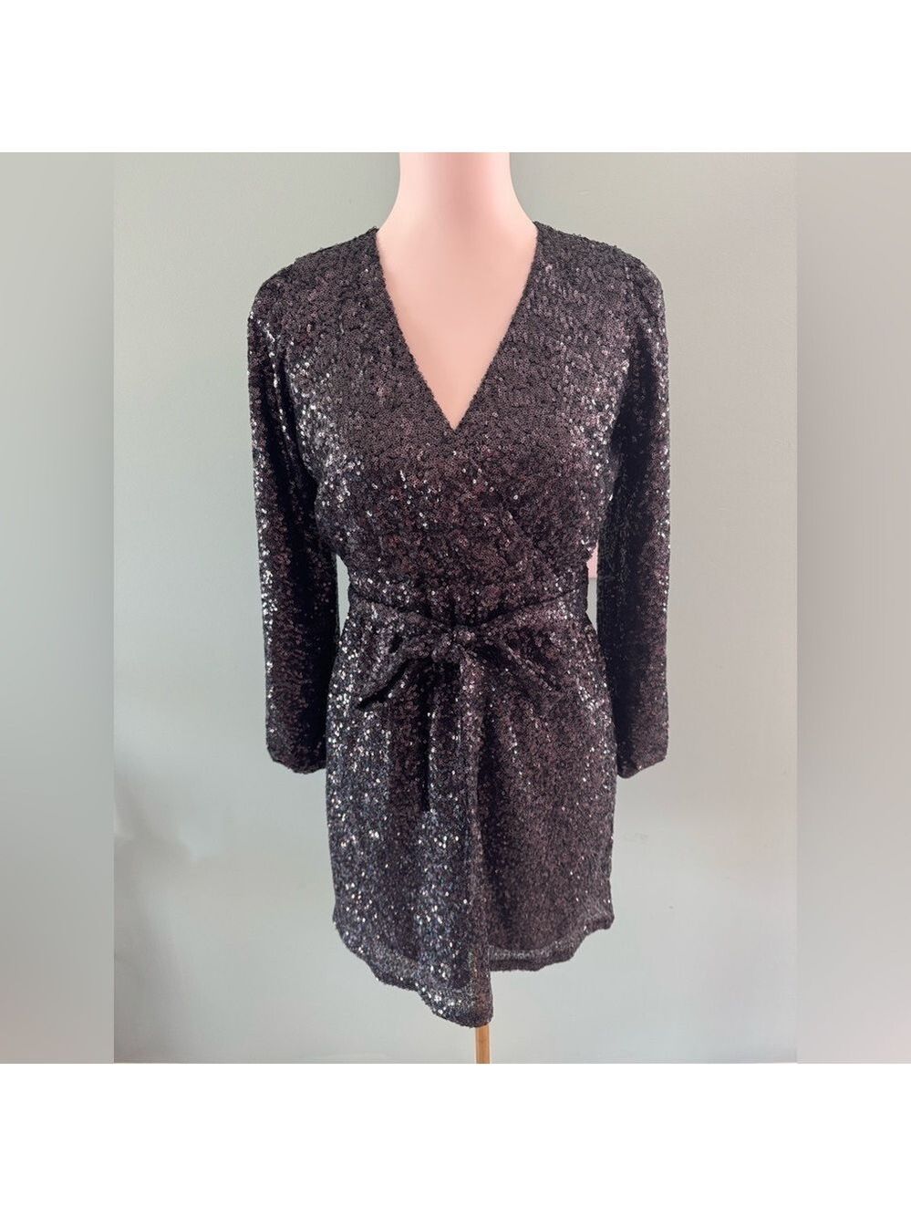 LOFT Gray Long Sleeve V-Neck Sheath Dress Size 00P